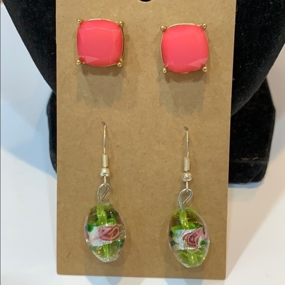 Jewelry - 💐5/25 large faceted acrylic stud style glass bead